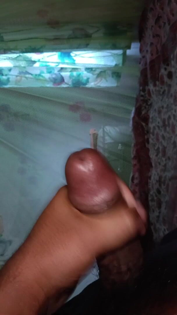 AssameseBoy: Rekaman video masturbasi ngocok cowok berambut cokelat pagi-pagi