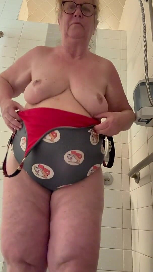 Join Me in My Steamy Shower (Big Ass 4 U)