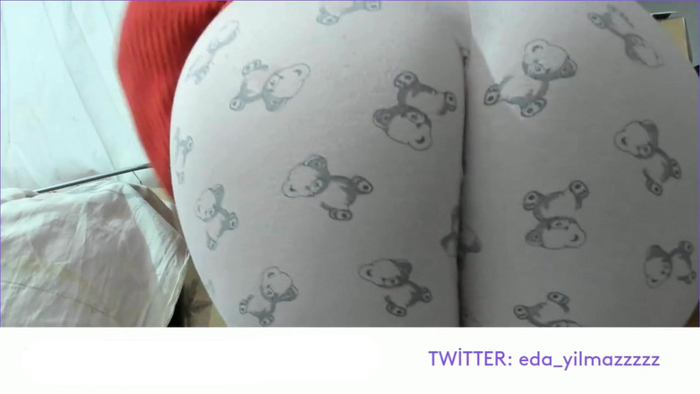 turk_milf_porno: Ik masturbeerde in pyjama - op zijn hondjes in pyjama - grote...