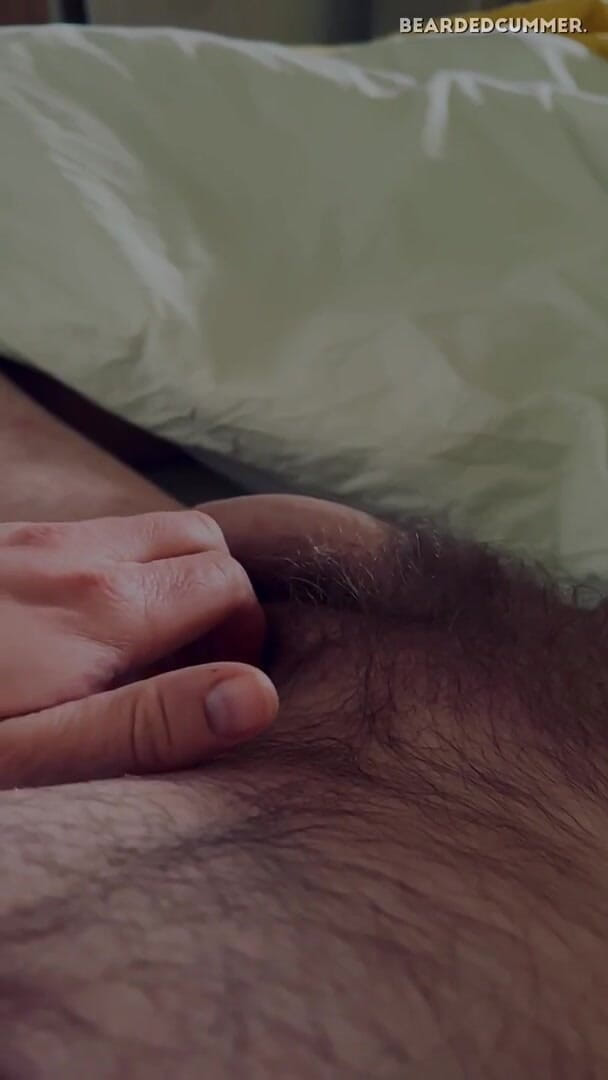 Beardedcummer: Plaisir doux avec une bite
