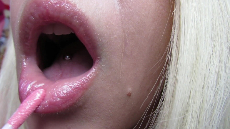 Cuteblonde666: Орал и давка крупным планом
