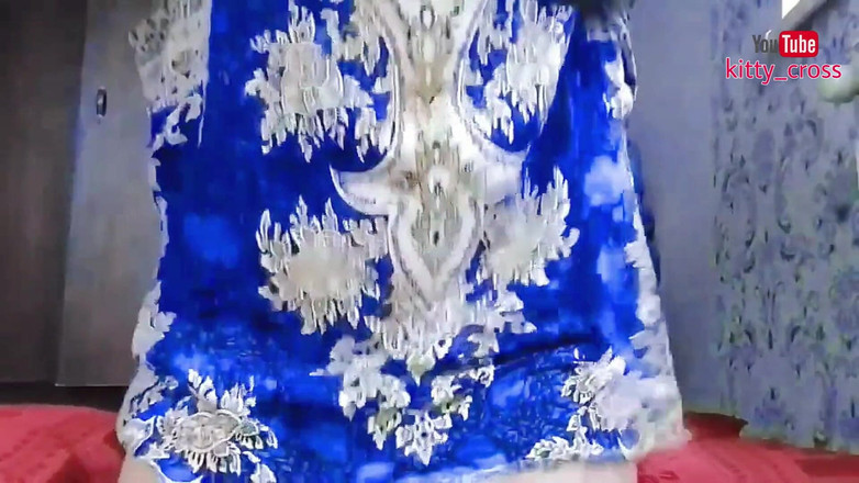 Kitty_Cross: 人妖阴户自我打屁股热辣可爱的人妖变装者