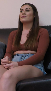 Grande rabo Chola abre seu buraco de buceta para pornô