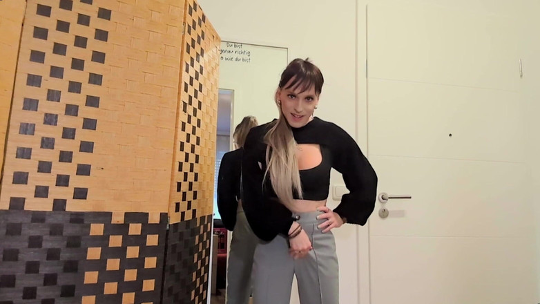 TV_Helena: Apa Yang Awak Mahu Dengan Batang Kecil Awak? Letakkan ia...