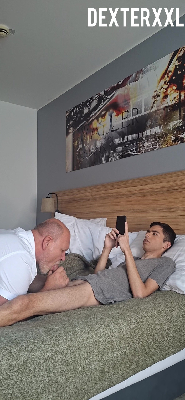 Dexterxxlfun: Rafael sexy hubený kamarád šuká můj baculatý velký zadek