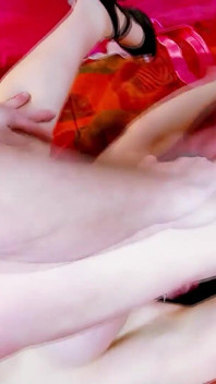 Milf alexandra con grandi tette si lascia scopare dai vicini