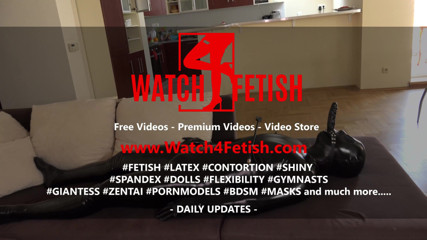 Watch4fetish: Моя особиста латексна рабиня з ділдо в зентаї