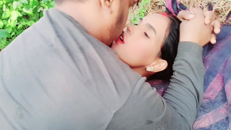 Renudbf: जंगल में मंगल भारतीय भाभी