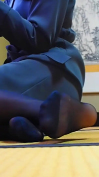 Japón Con Medias Negras