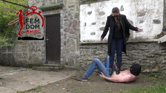 femdomlimits: Nô lệ bị chà đạp mạnh bằng ủng cao su