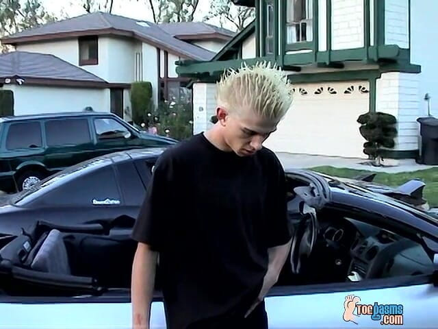 Toegasms: 스트레이트 소년과 함께하는 지저분한 발 재미