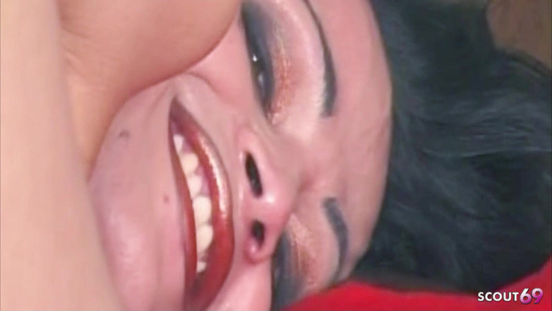 Shemale TS Collection: Tranny Ana bertetek besar dirakam semasa melancap solo