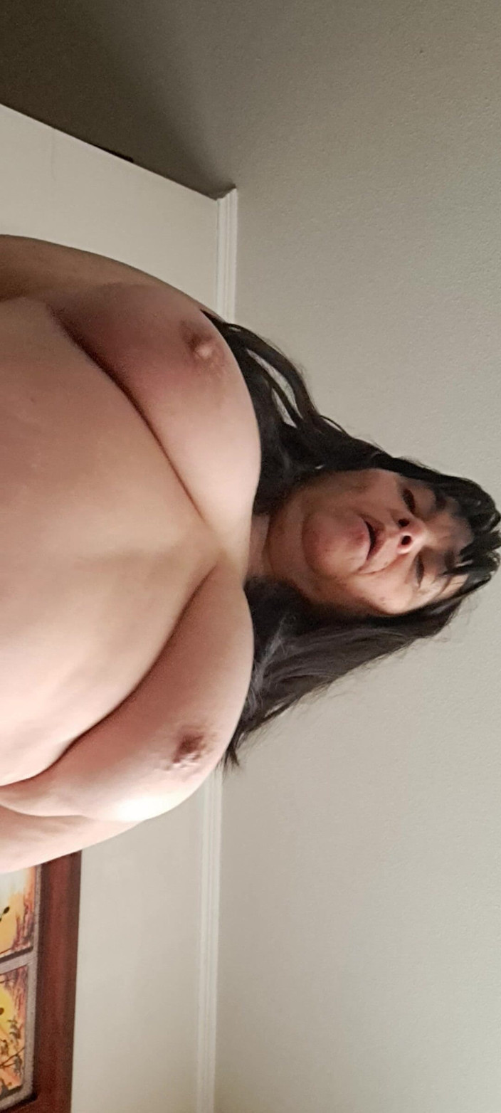Mommy big hairy pussy: Disetubuhi Di Dinding Dengan Payudara Bergerak