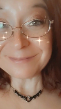 Get to know this sexy MILF better.