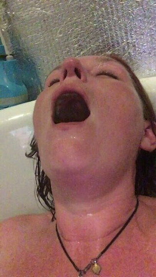 MistressWriggler: Mistress Wriggler Having the Most Insane Orgasm in the Bath