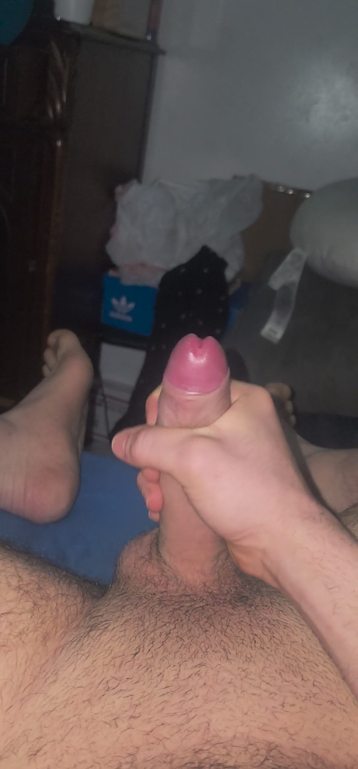 FootAijin: Latynoska nastolatka masturbuje się idealny twardy kutas.