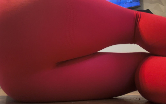 fartingclub01: Blondýna s velkým zadkem Prdí v legínách