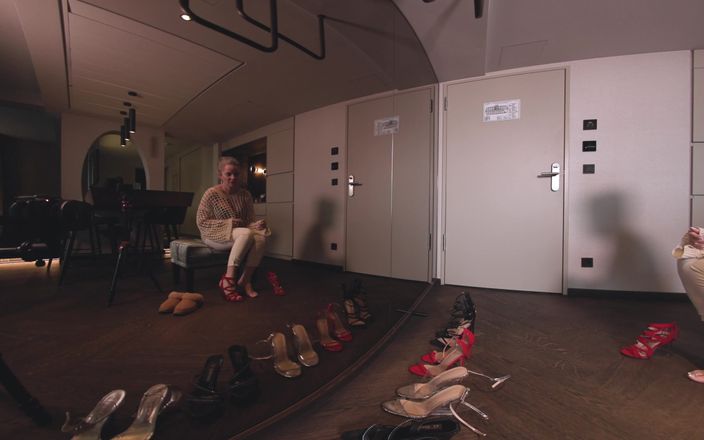 Sabdeluxe VR: Heels Show