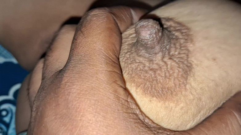Catchybusty: एनसीआर देसी भाभीजी चाटना चाहती हैं
