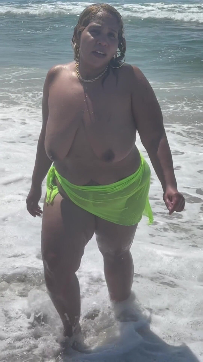 PutiLing: Natural Fat Ass - Thick Legs Tease - Big Tits Areolas - Thong -...
