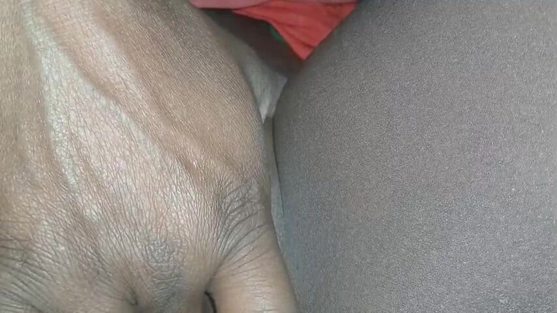 Kajal ki chut: Tôi bú bhabhi khát nước trong miệng của tôi