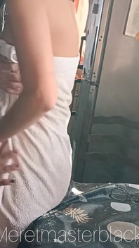 堕落女孩背叛男友与年长男子