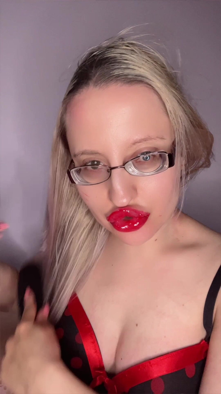 FinDom Goaldigger: Aku adalah masalahmu!