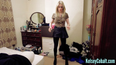 KelseyCobalt: Collant opachi nella mia camera da letto e sborro