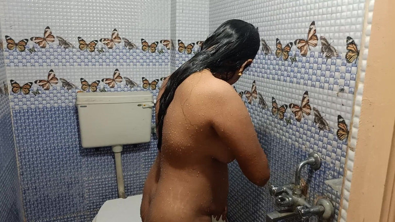 Telugu Couple: Kakak ipar india yang hot lagi mandi setelah - tante telugu