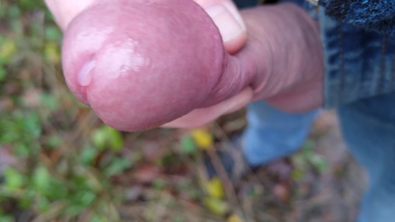 Rockardglans: Cum outdoor, Walking with cock out wearing jeans by the...