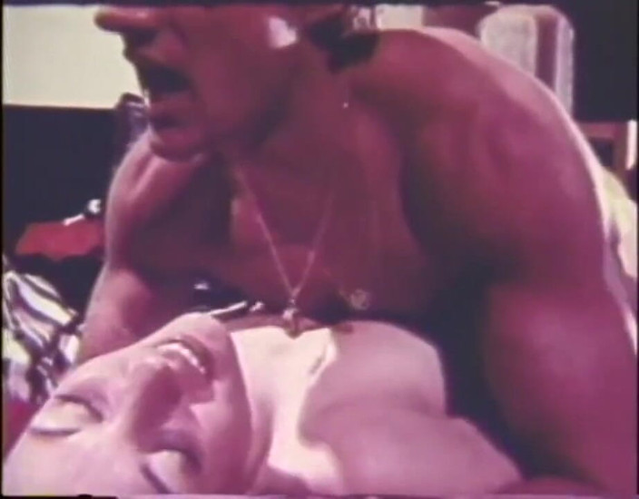 Vintage Usa: Klasický tvrdý sex pro ošklivou brunetku