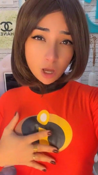 Elastigirl Cosplay Knullar Våt Fitta Med Dildo Och Kommer Mycket