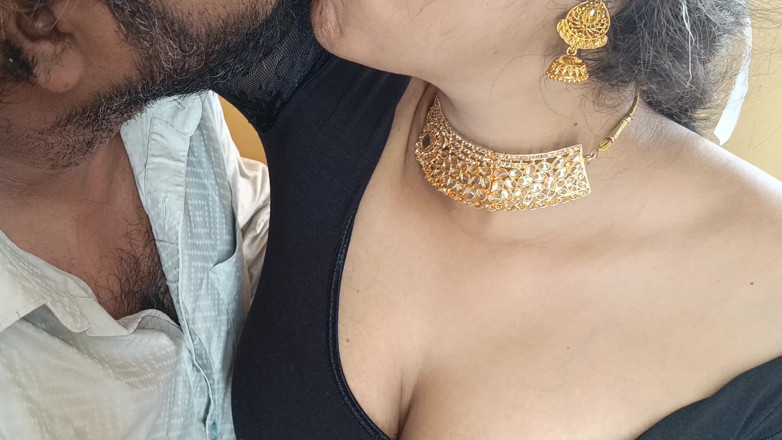 Pushpa porn: Ciuman bibir mendalam yang panas dan comel