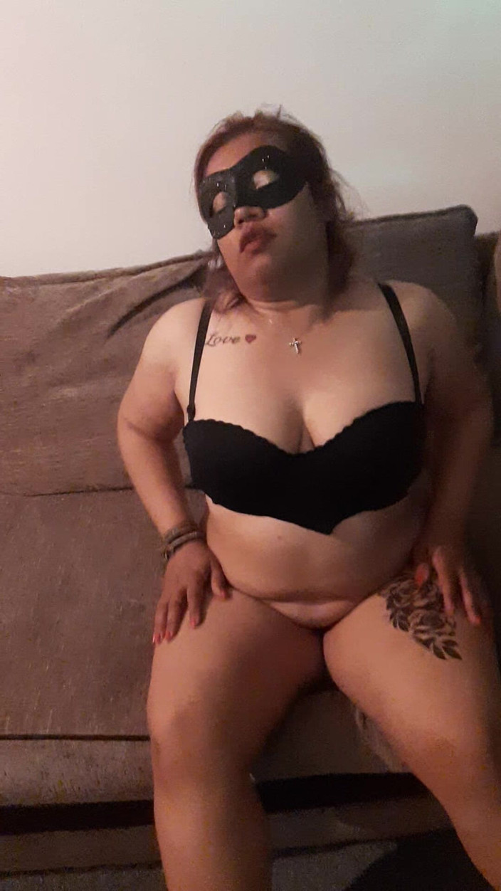 Gloriousshelly: 여관사에게 들어와서 걷는 Lexy