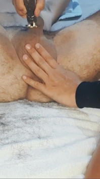 Mi Ha Rasato Le Palle, Il Cazzo, Il Culo.