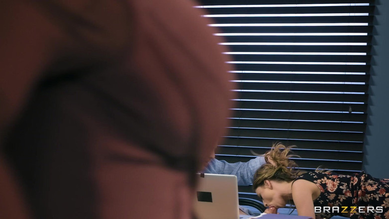 BRAZZERS: Brazzers - alena croft非常愿意教她的继女克里斯汀·斯科特好好地做爱