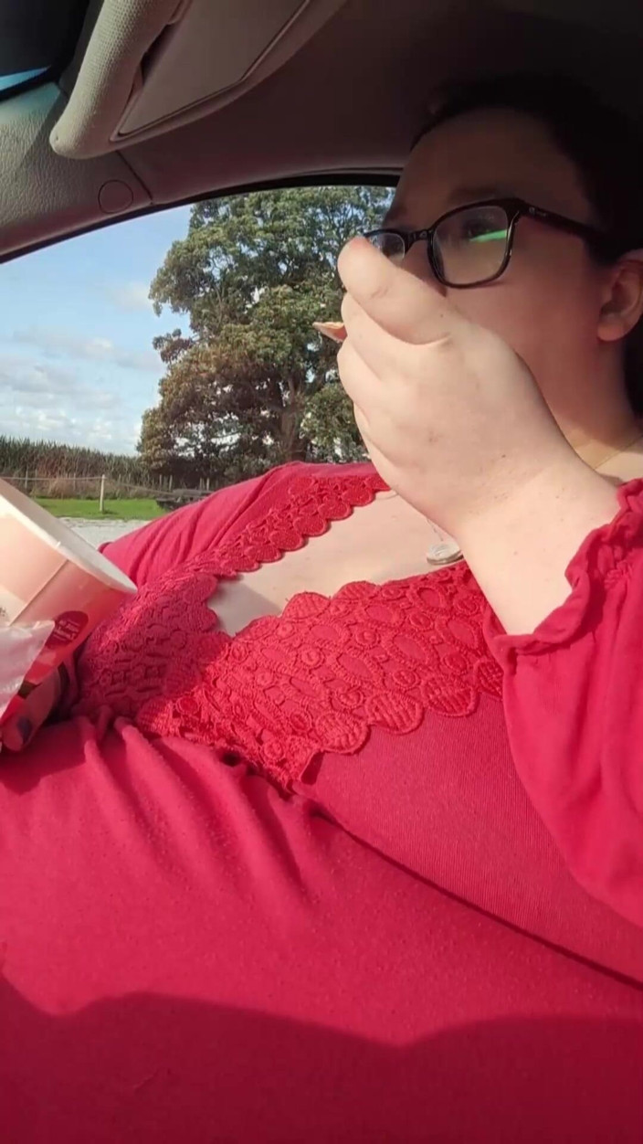 SSBBWLadyBrads: Mai multă umplutură cu țâțe mari și frumoase