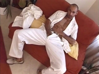 Hot Boys: Спортивный чувак дрочит свой хуй