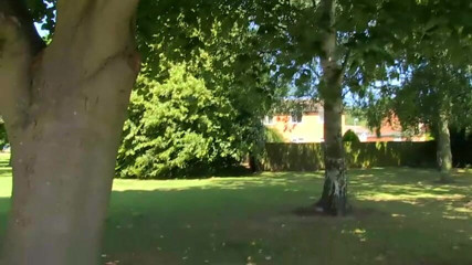 German amateur - 100% German hardcore videos: Une blonde incroyable pisse dans sa culotte à l'extérieur