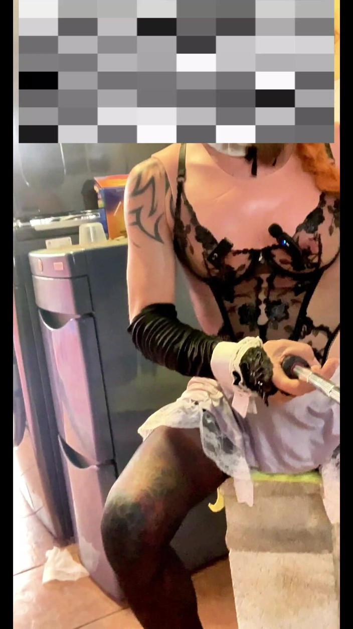 Benito414: Cintia butt ladyboy sul cazzo