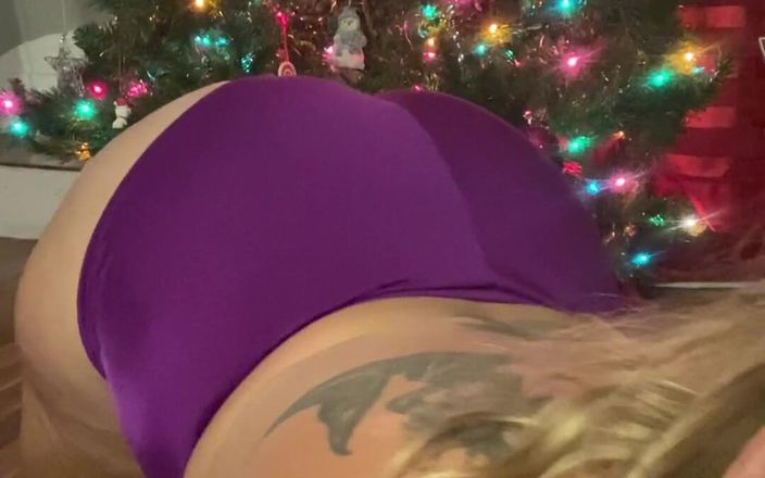 Lily Bay 73: Sluttin Its up by the Tree, Sending My New Rp...