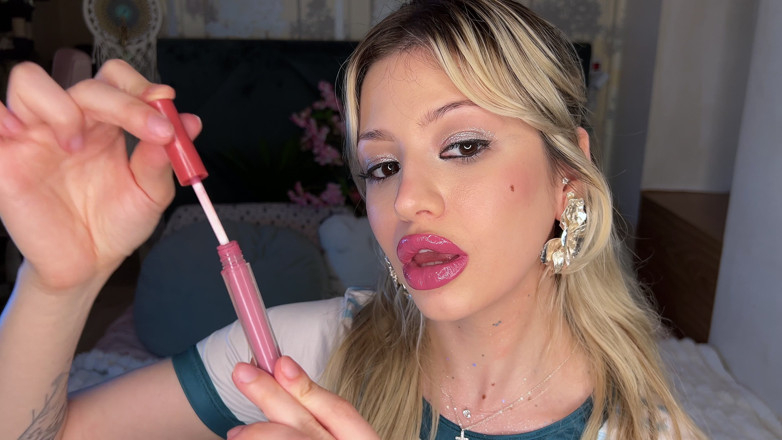 Stellafatale: Taquinage sensuel des lèvres et transformation du brillant en rouge à...