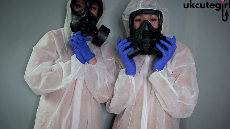 UKCuteGirl Lucy Lauren: Gas Mask Nurses Give Hands-on Latex Glove Medical Treatment