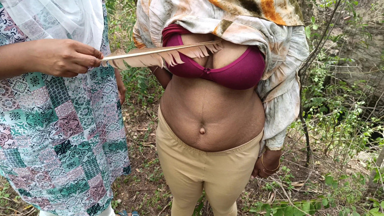 Magilmathi: आउटडोर लेस्बियन रोमांस