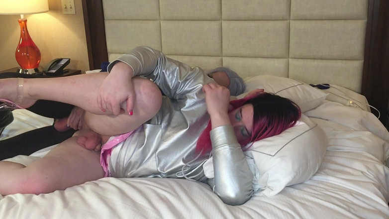 Sissy Bailey Wilde: 非常漂亮的变装者操逼和吮吸红发妹生 - 汇编 2