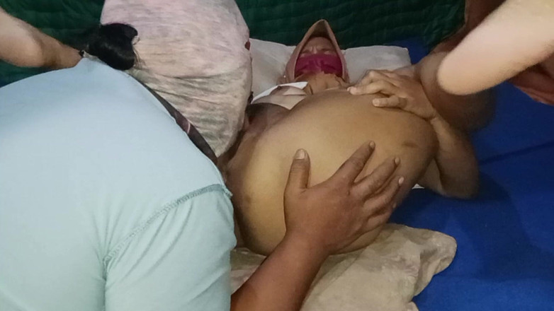 Babang endut: Индонезия киска моей мачехи просит лизания и траха, часть 2