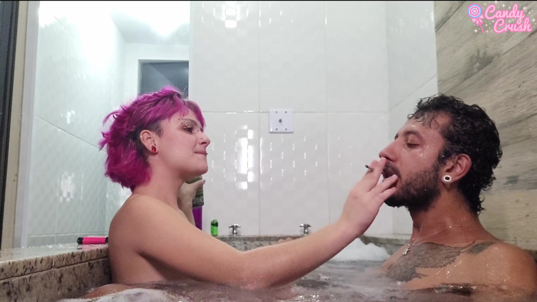 Candy Kush: इस बड़े काले लंड ने मेरी छोटी गांड को jaccuzi में वीर्य से भर दिया