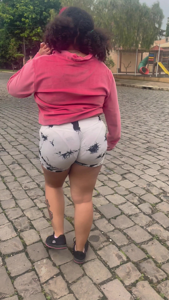 Cutiepiie Chubby: 방귀를 멈출 수 없는 가스가 많은 동안 걷는 비