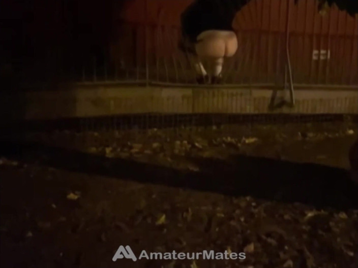 AmateurMates: Chico Heterosexual Se Atrevió a Mostrar Su Gran Trasero Suave...