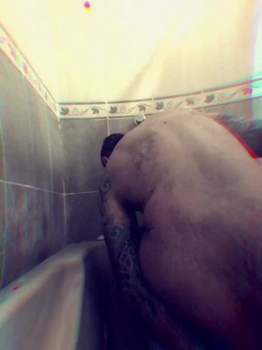 Phillholes: Dildo nella doccia